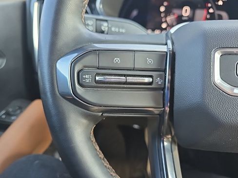 Used 2023 GMC Canyon AT4 w/ AT4 Premium Package AWD/4WD image 15