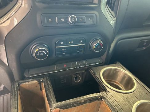 Used 2019 Chevrolet Silverado 1500 Custom image 39