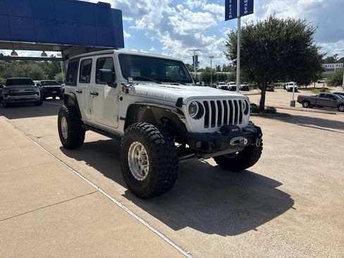 Used 2019 Jeep Wrangler Unlimited Rubicon AWD/4WD image 2
