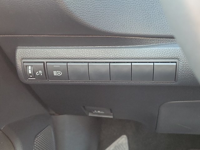 Used 2025 Toyota Corolla SE FWD image 18