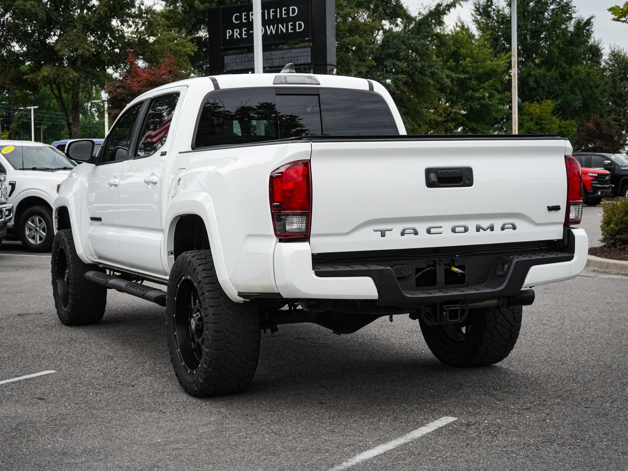 Used 2022 Toyota Tacoma SR5 w/ Technology Package RWD image 8