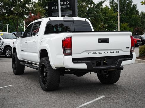 Used 2022 Toyota Tacoma SR5 w/ Technology Package RWD image 8