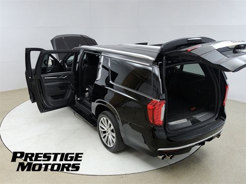 Used 2021 GMC Yukon XL Denali w/ Denali Ultimate Package image 23
