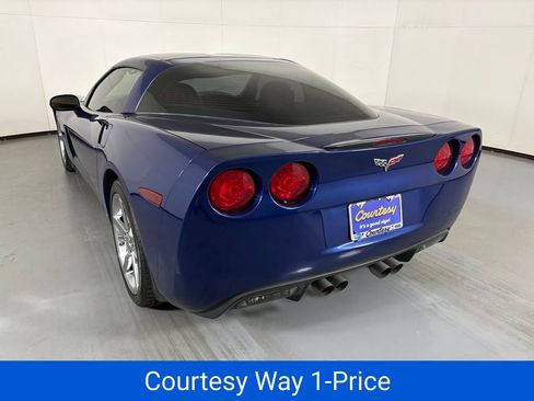 Used 2007 Chevrolet Corvette Coupe w/ Preferred Equipment Group RWD image 9