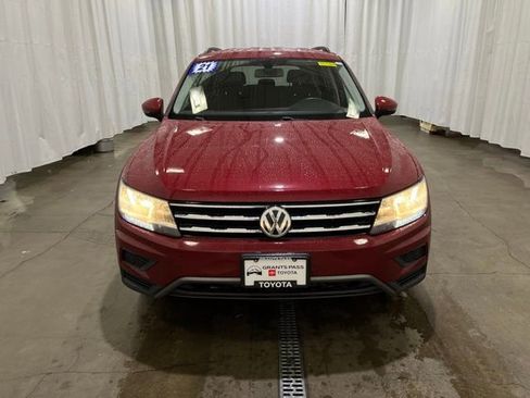 Used 2021 Volkswagen Tiguan SE AWD/4WD image 9
