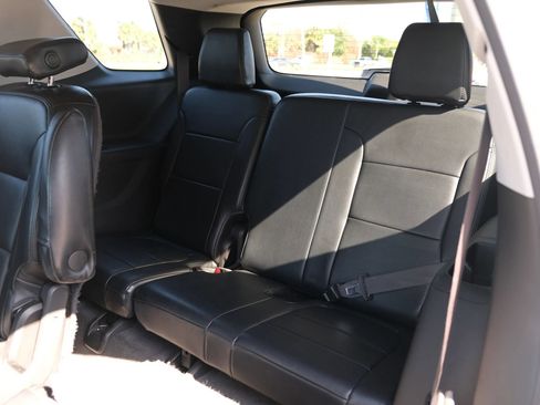 Used 2018 Chevrolet Traverse LT FWD image 21