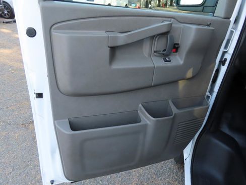 Used 2021 Chevrolet Express 2500 w/ Driver Convenience Package RWD image 9