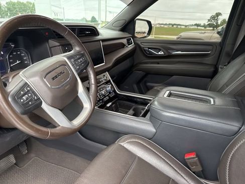 Used 2021 GMC Yukon Denali w/ Denali Premium Package AWD/4WD image 5