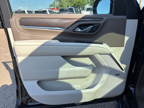 Used 2023 GMC Yukon Denali AWD/4WD image 15