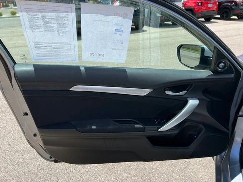 Used 2019 Honda Civic EX image 22