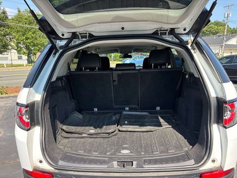 Used 2017 Land Rover Discovery Sport SE AWD/4WD image 12