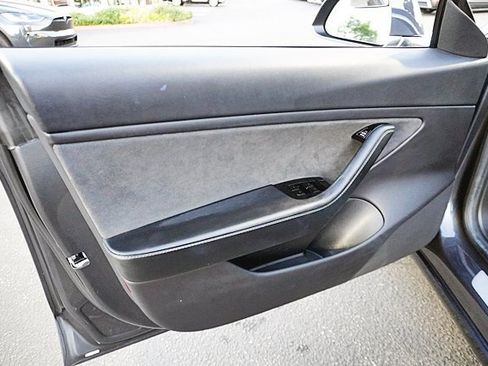 Used 2019 Tesla Model 3 Mid Range RWD image 33