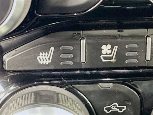 Used 2024 RAM 1500 Laramie image 22