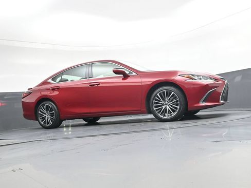 Used 2025 Lexus ES 300h w/ Premium Package FWD image 45
