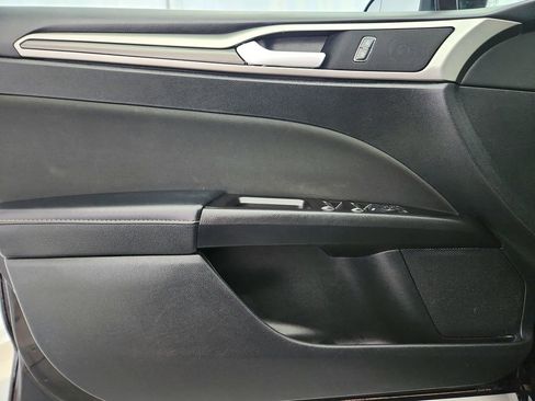 Used 2017 Ford Fusion SE w/ Equipment Group 201A AWD/4WD image 20