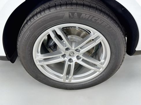 Certified 2026 Porsche Macan AWD/4WD image 31