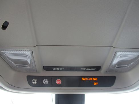 Used 2019 Chevrolet Equinox LT FWD image 24