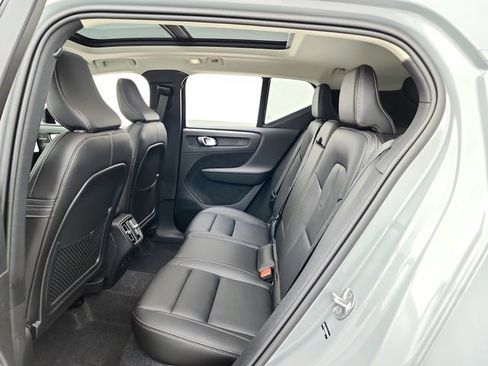New 2026 Volvo XC40 B5 Ultra w/ Climate Package AWD/4WD image 28