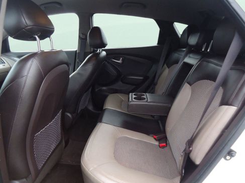 Used 2011 Hyundai Tucson GLS image 24