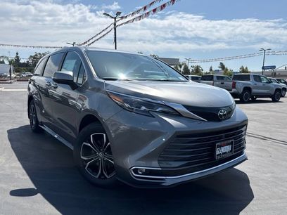New 2026 Toyota Sienna Platinum