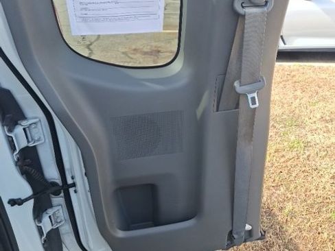 Used 2014 Nissan Frontier S w/ S Preferred Package image 12