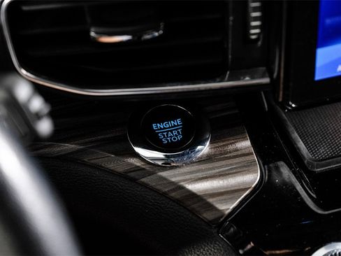 Used 2024 Ford Explorer Limited image 19