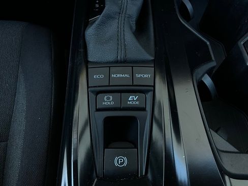 Used 2025 Toyota Camry LE image 22