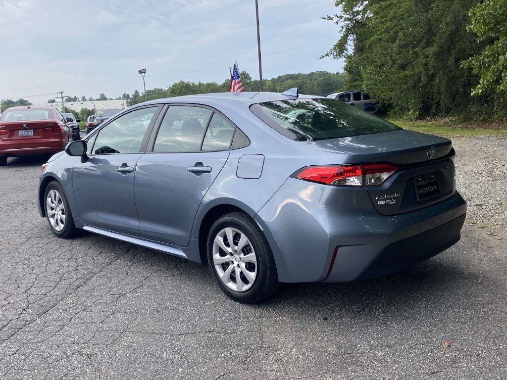 Used 2024 Toyota Corolla LE FWD image 3