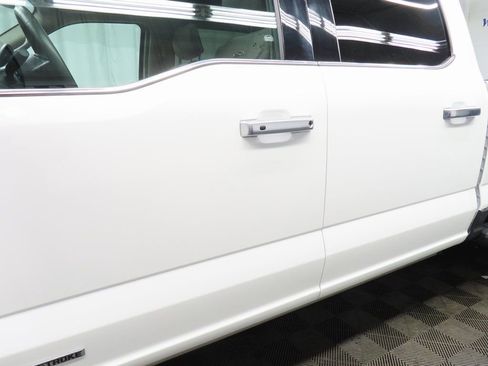 Used 2025 Ford F450 Platinum w/ Platinum Plus Package image 39