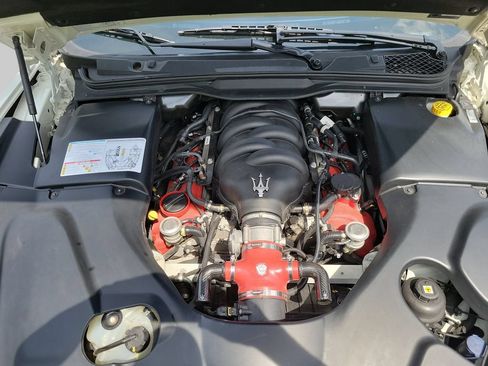 Used 2013 Maserati GranTurismo Sport RWD image 38
