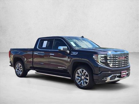 Used 2024 GMC Sierra 1500 Denali w/ Denali Reserve Package AWD/4WD image 3