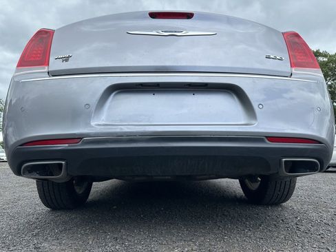 Used 2018 Chrysler 300 Limited w/ Safetytec Plus Group image 15