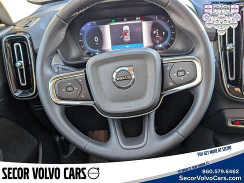 Used 2024 Volvo XC40 B5 Core image 14