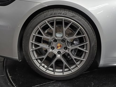 Certified 2025 Porsche 911 Carrera RWD image 29