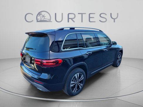 Used 2026 Mercedes-Benz GLB 250 image 5
