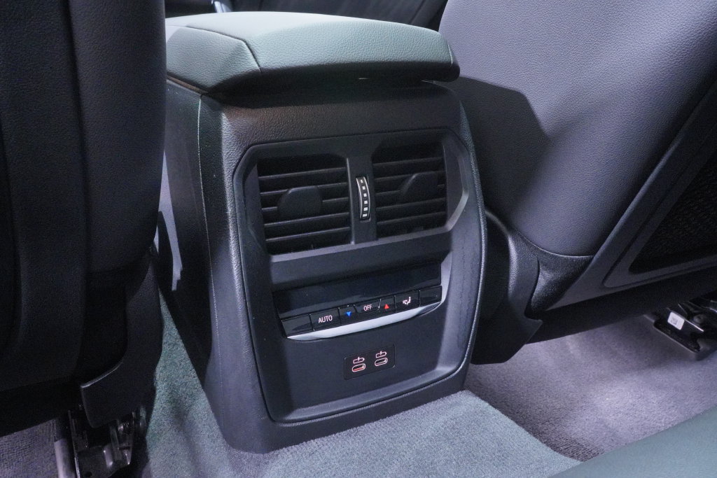 Used 2024 BMW i4 eDrive40 w/ Convenience Package RWD image 19