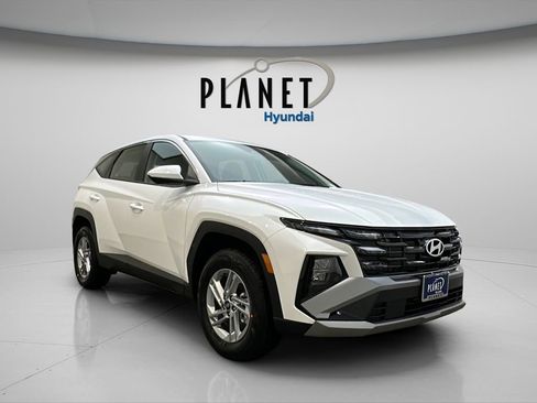 New 2026 Hyundai Tucson SE image 1