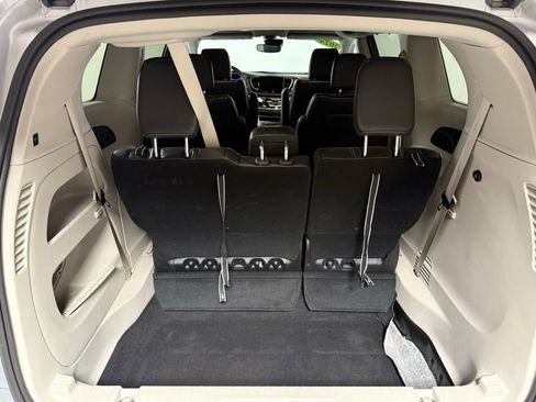 Certified 2024 Chrysler Pacifica Touring-L image 14