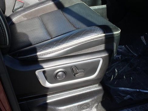 Used 2022 RAM 1500 Laramie w/ Sport Appearance Package image 32