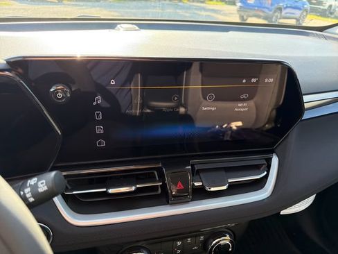 New 2026 Chevrolet TrailBlazer LT w/ Midnight Edition FWD image 23