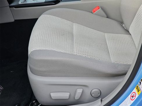 Used 2012 Toyota Camry LE image 25