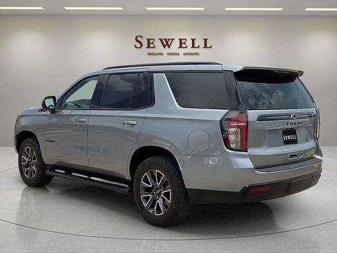 Used 2023 Chevrolet Tahoe Z71 w/ Luxury Package AWD/4WD image 3