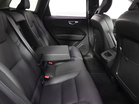 Used 2025 Volvo XC60 B5 Plus AWD/4WD image 18
