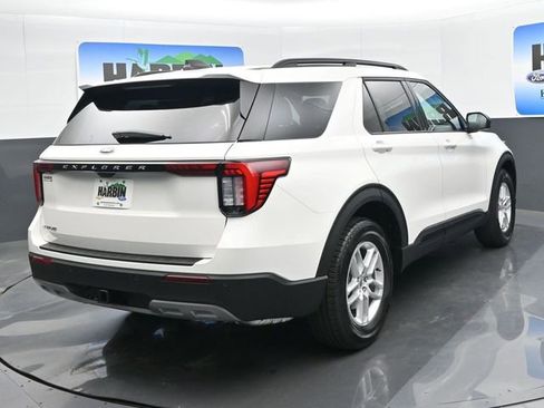 New 2026 Ford Explorer Active RWD image 5