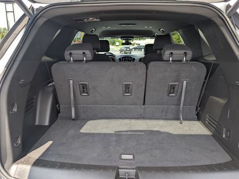 Used 2023 Chevrolet Traverse LT FWD image 20