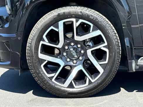 Used 2025 Chevrolet Silverado EV RST AWD/4WD image 14