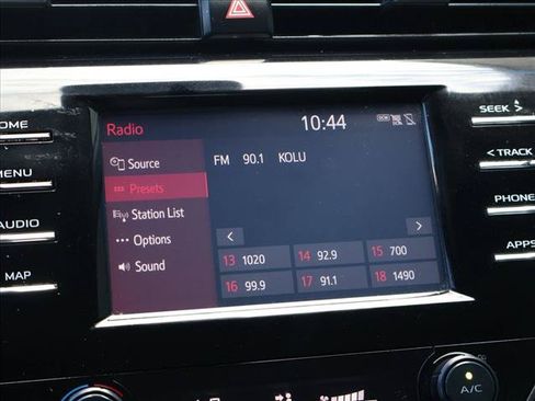 Used 2019 Toyota Camry SE FWD image 17