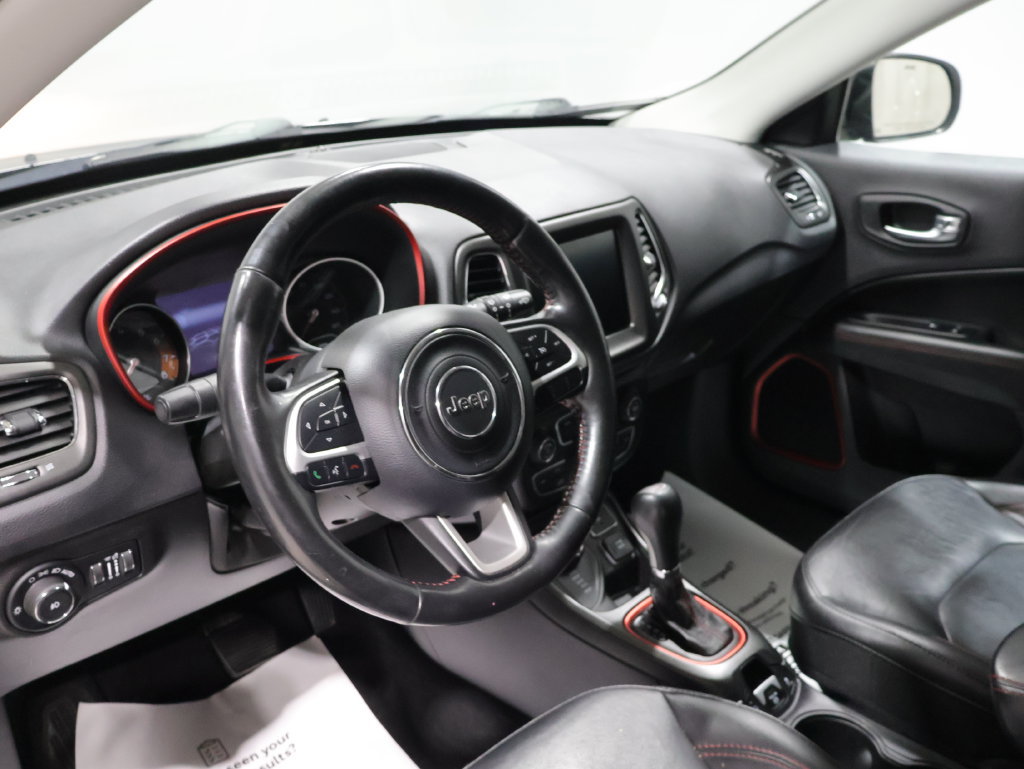 Used 2019 Jeep Compass Trailhawk w/ Leather Interior Group AWD/4WD image 16