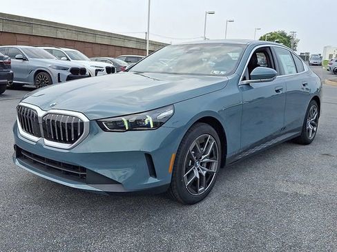 Used 2026 BMW 530i xDrive image 2