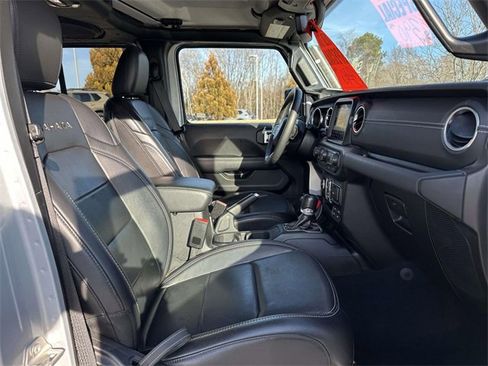 Used 2023 Jeep Wrangler Unlimited Sahara image 12